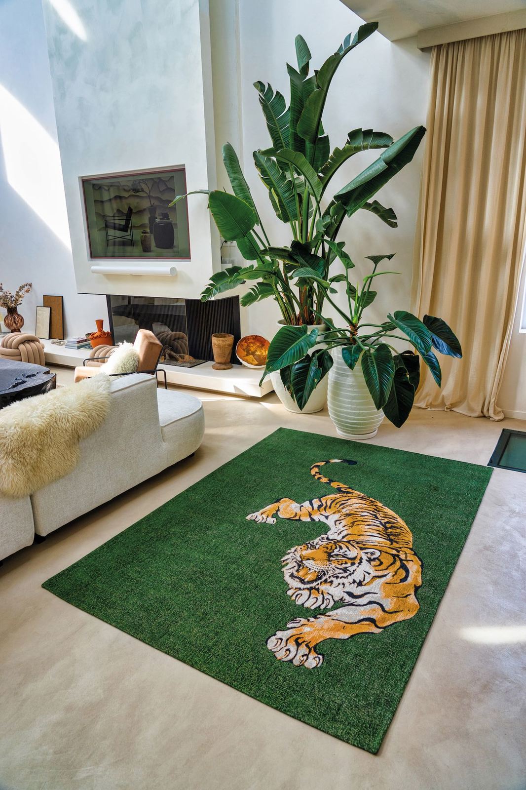 Unik matta med tigermotiv. Mattan tillhör Pop Collection från Louis De Poortere. I kollektionen finns flera olika mattor med ikoniska mönster som sätter en personlig prägel på ditt hem. 