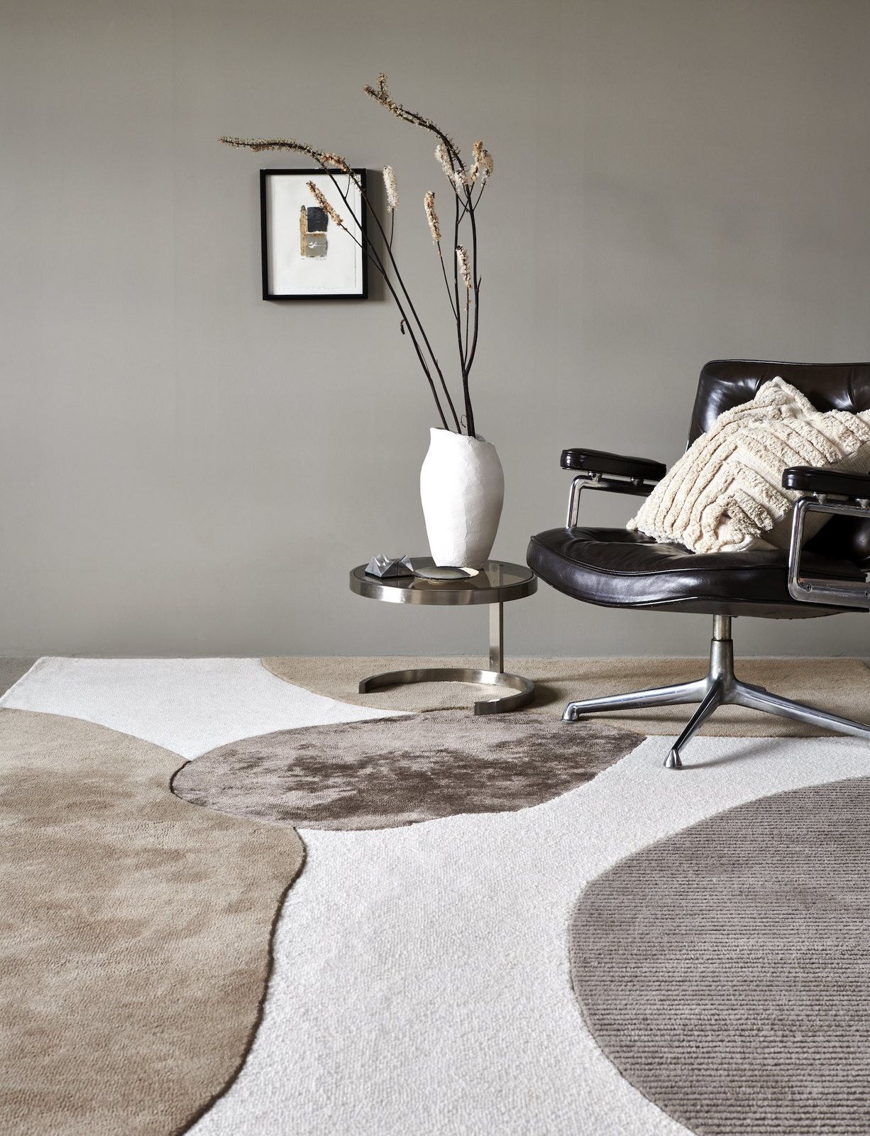 Handtuftad matta i ull & viskos. Topaz är en lyxig matta som ger ett exklusivt intryck och höjer känslan i ditt hem.