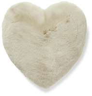 Fluffy Heart hjärtformad kudde i fuskpäls Beige - Skinn