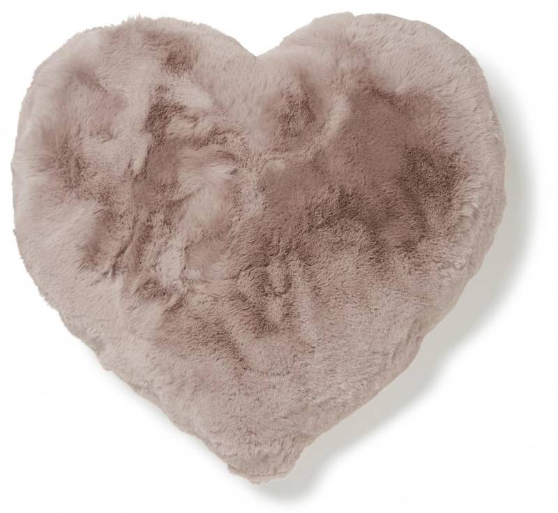 Fluffy Heart hjärtformad kudde i fuskpäls